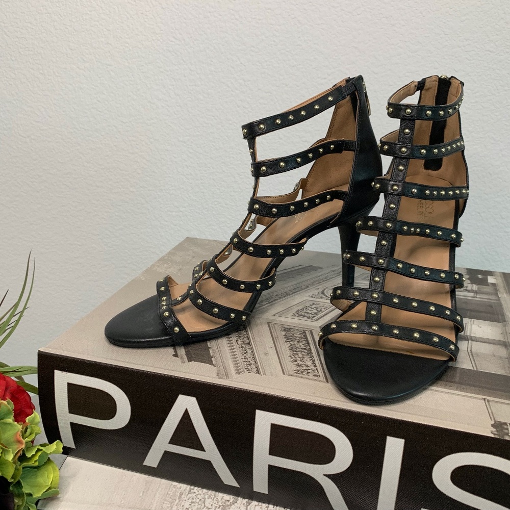 SEXY AEROSOLES HEELREST  Black gladiator sandal with gold studs.  Size 9